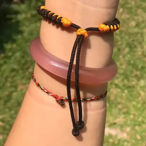 Vòng Tay Paracord Là Gì