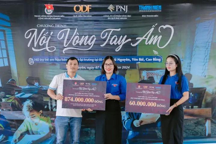 Vòng Tay Trao Hơi Ấm Vòng Tay Trao Hơi Ấm